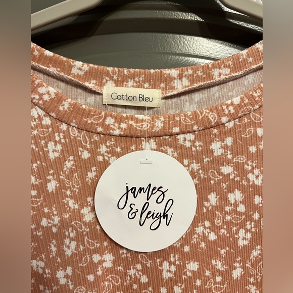 Cotton Bleu boutique shirt, rust color, white pattern, NWT, Size M - Picture 4 of 5